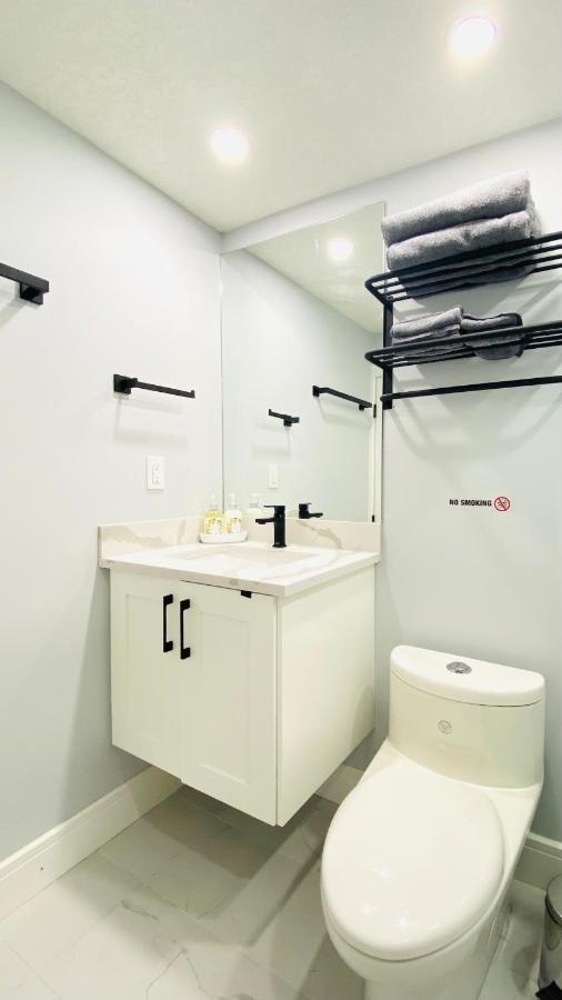 Cozy Basement Suite-溫馨小屋 Designated Parking Κάλγκαρι Εξωτερικό φωτογραφία