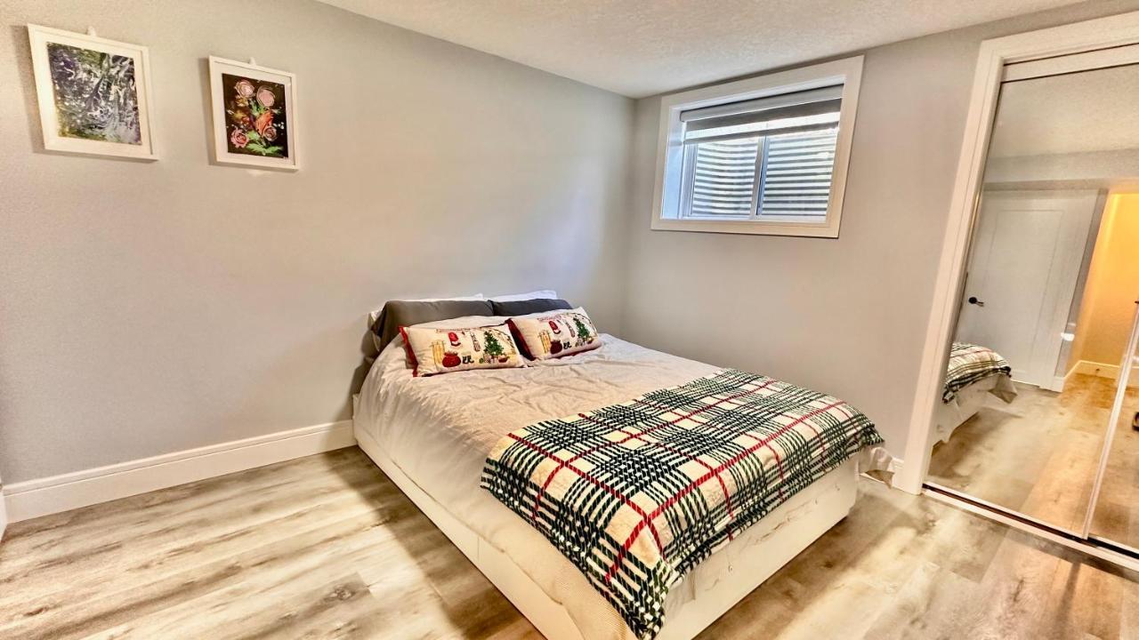 Cozy Basement Suite-溫馨小屋 Designated Parking Κάλγκαρι Εξωτερικό φωτογραφία
